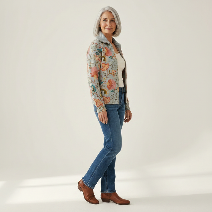 Petra | Strickjacke mit floralem Gartenmuster