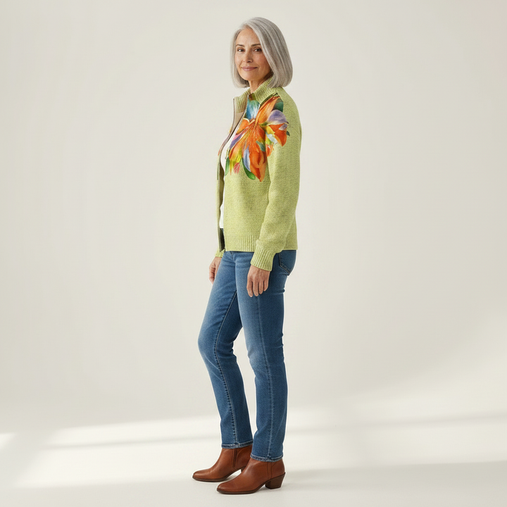 Claudia | Strickjacke mit farbenfrohem Lilienmotiv