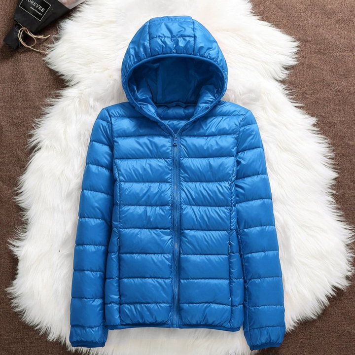 Torill | Damen Daunenjacke in Himmelblau, leicht und stylisch