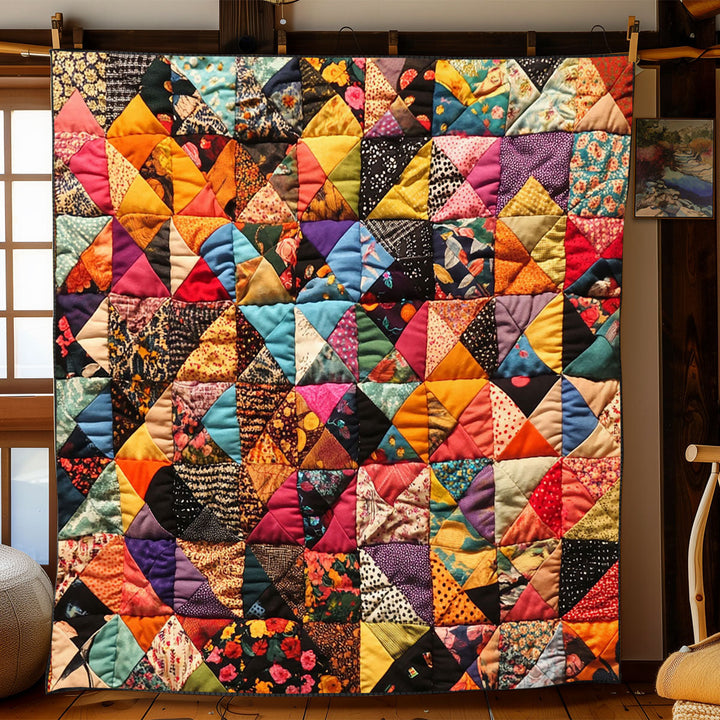 Patchwork-Steppdecke mit bunten Dreiecken