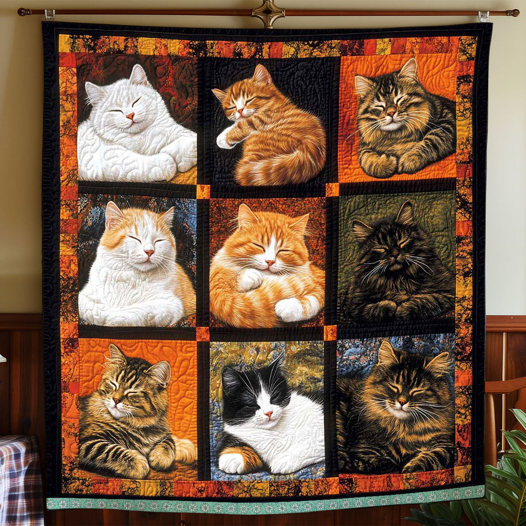 Patchwork-Steppdecke mit schlafenden Katzen auf Orange