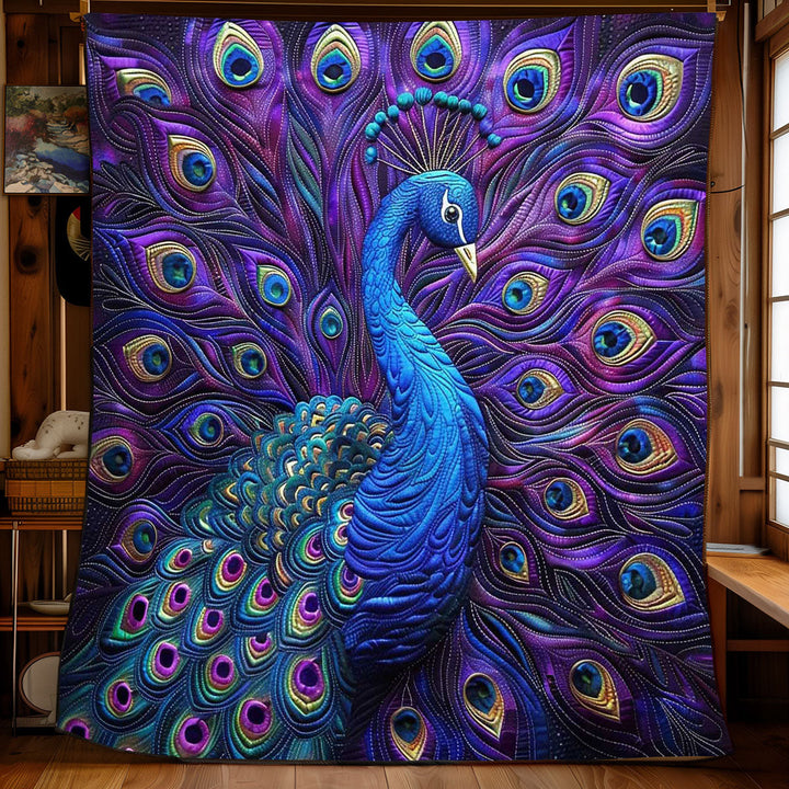 Steppdecke mit blauem Pfau