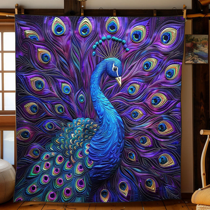 Steppdecke mit blauem Pfau