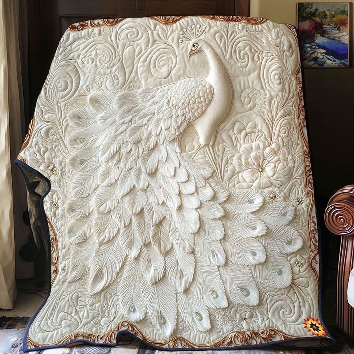 Steppdecke mit weißem Pfau