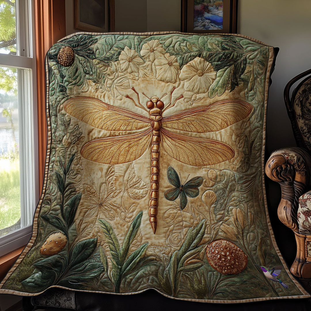 Steppdecke mit goldener Libelle