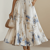 Birgit | Plissiertes Chiffon-Midikleid mit floralem Muster in Weiß und V-Ausschnitt