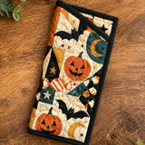 Gestepptes Brillenetui – Halloween-Kürbisfeld