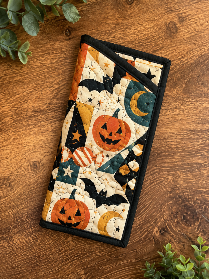 Gestepptes Brillenetui – Halloween-Kürbisfeld