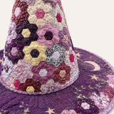Handgefertigter gesteppter Hexenhut – Sechseck-Patchwork mit Sternenmotiven