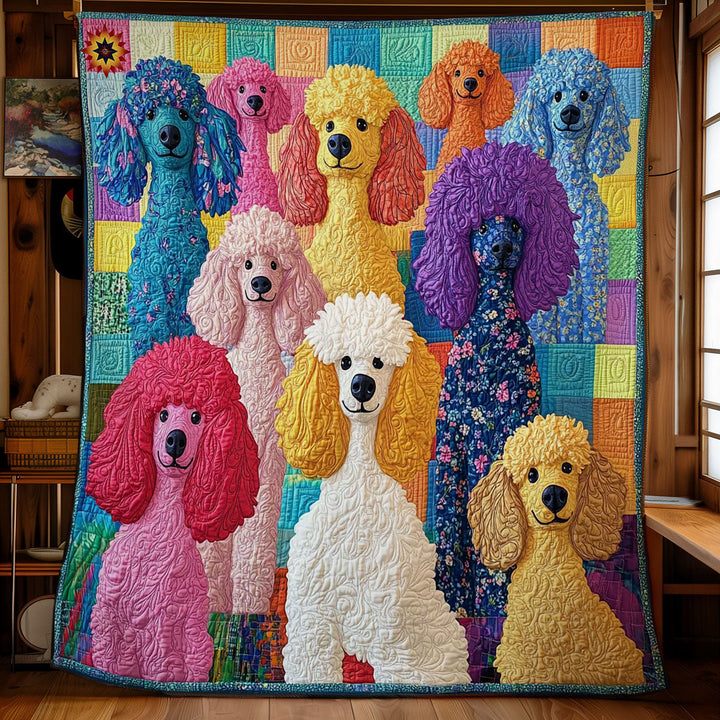 Steppdecke mit bunten Pudeln