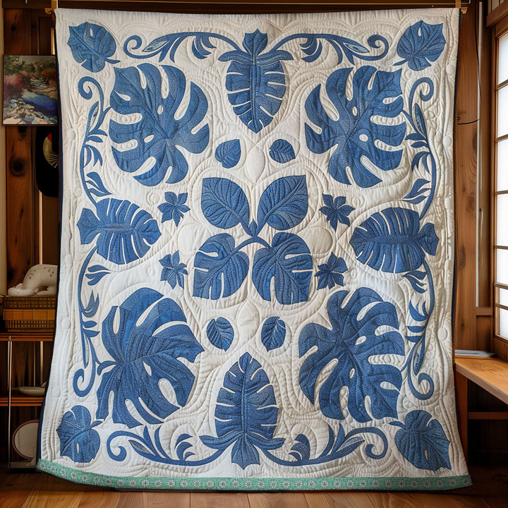 Hawaii-Steppdecke mit blauen Monstera-Blättern