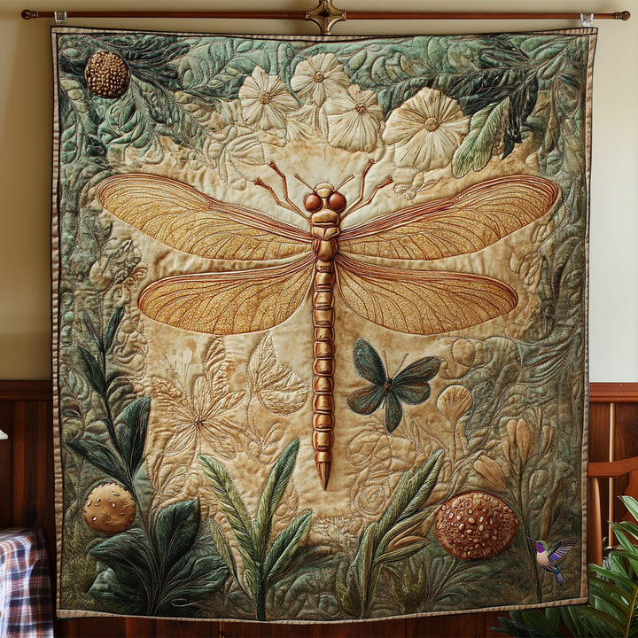 Steppdecke mit goldener Libelle