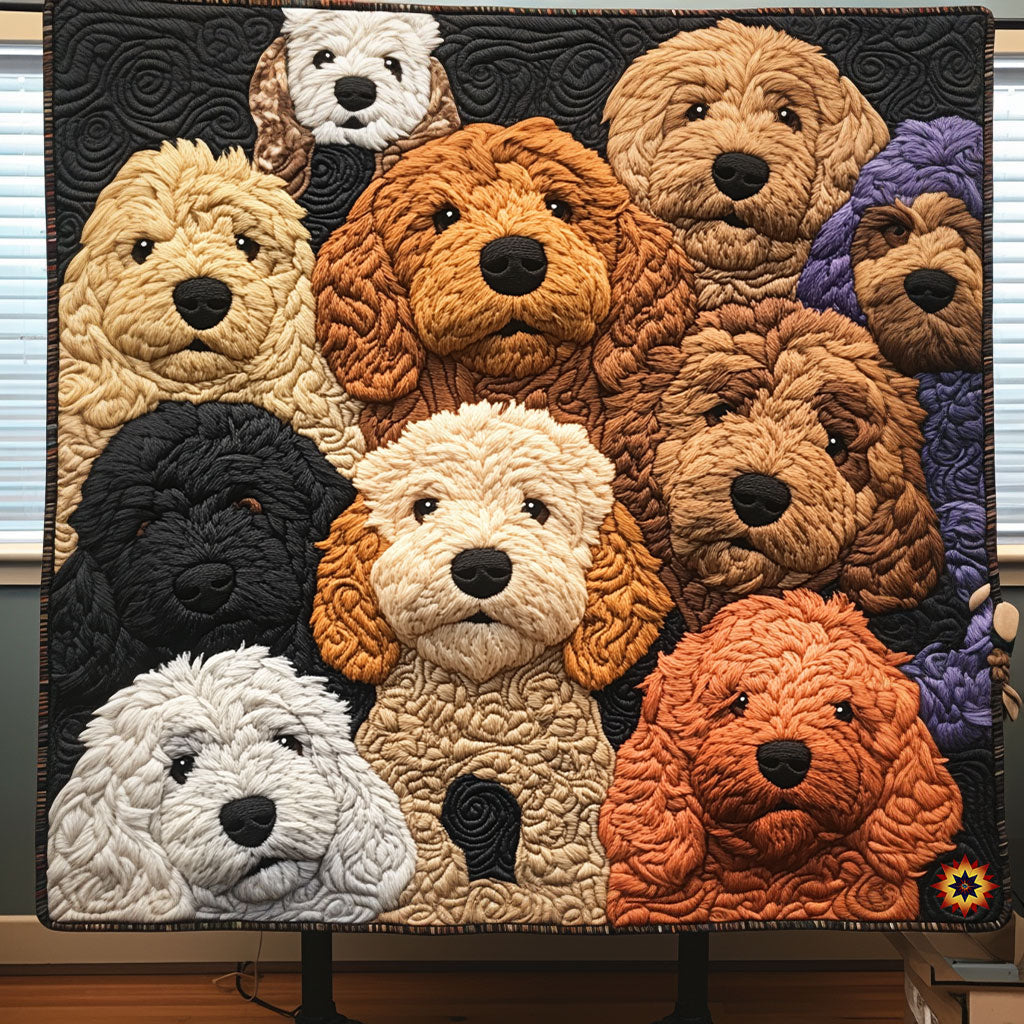 Steppdecke mit Doodle-Hunden