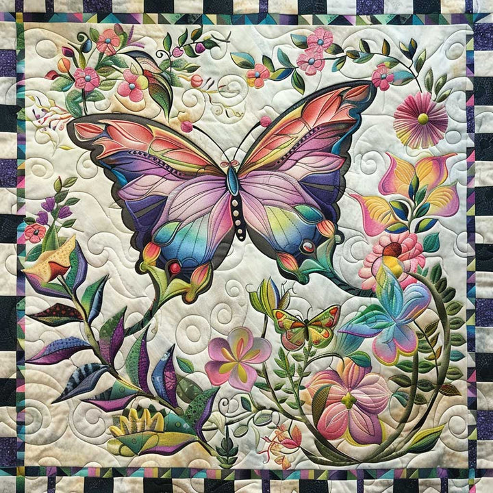 Steppdecke mit Regenbogen-Schmetterling