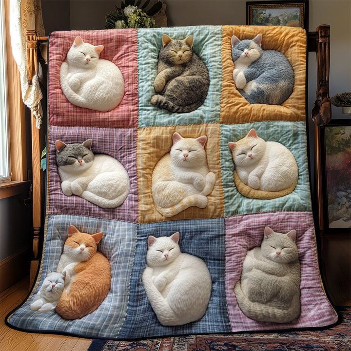 Steppdecke mit Katzen auf Pastellkissen