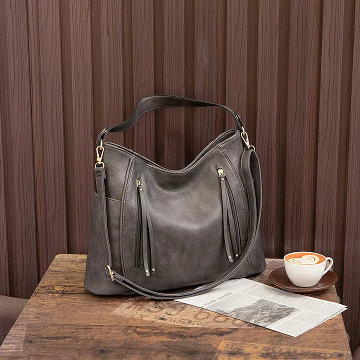 Paula | Ledertasche mit Fransen-Design