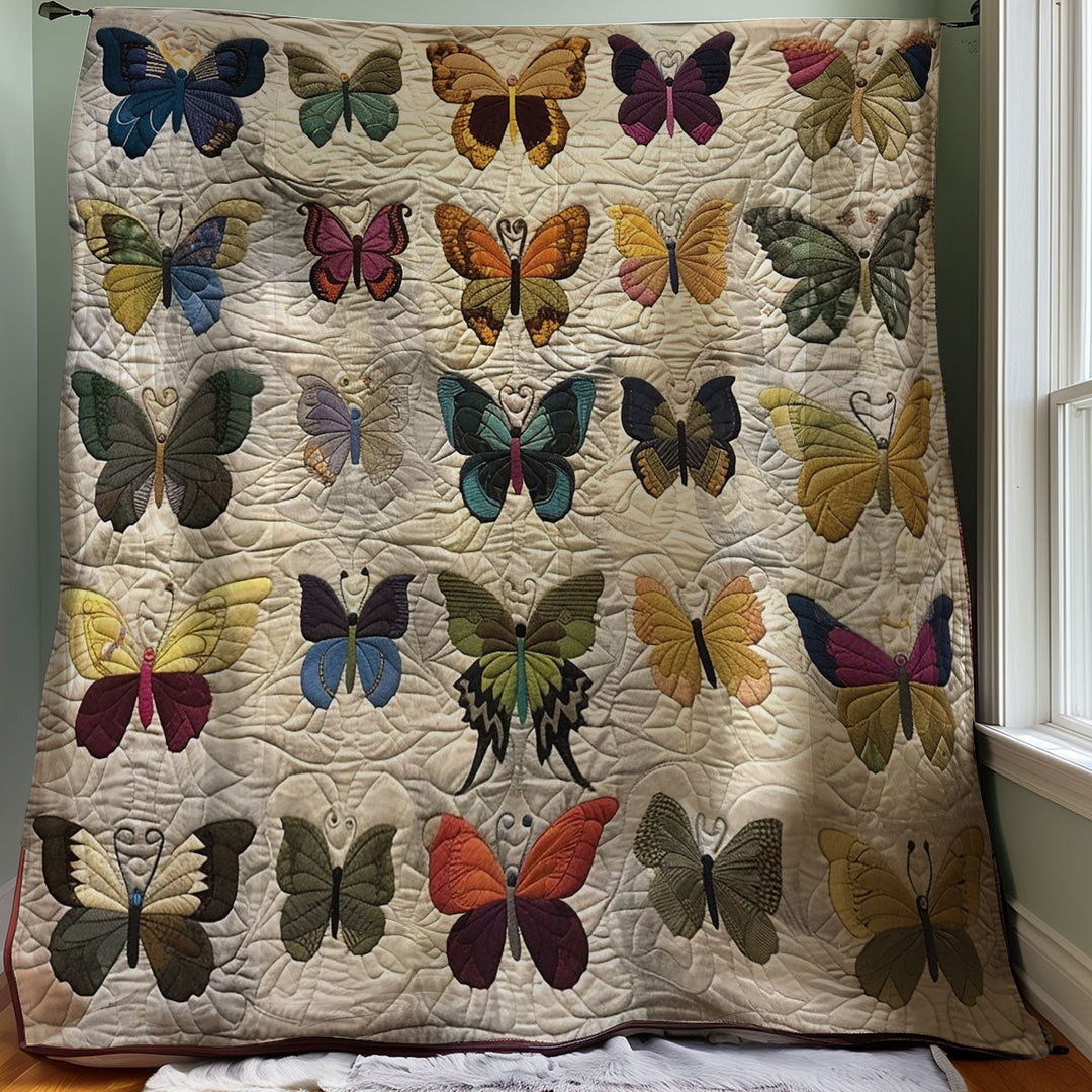 Steppdecke mit Schmetterlingssammlung