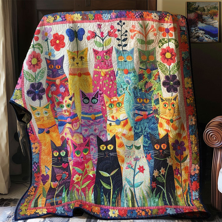 Steppdecke mit bunten Katzen auf Rosa