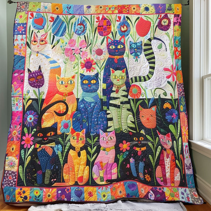Steppdecke mit Katzen im Garten im Folk-Stil