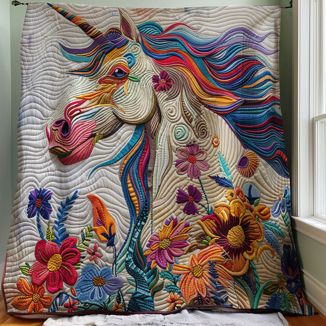 Steppdecke mit Einhorn und Regenbogenmähne