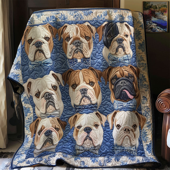 Steppdecke mit Englischen Bulldoggen