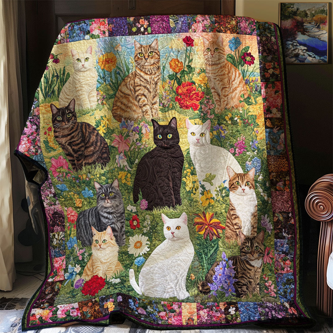 Steppdecke mit Katzen im Blumengarten
