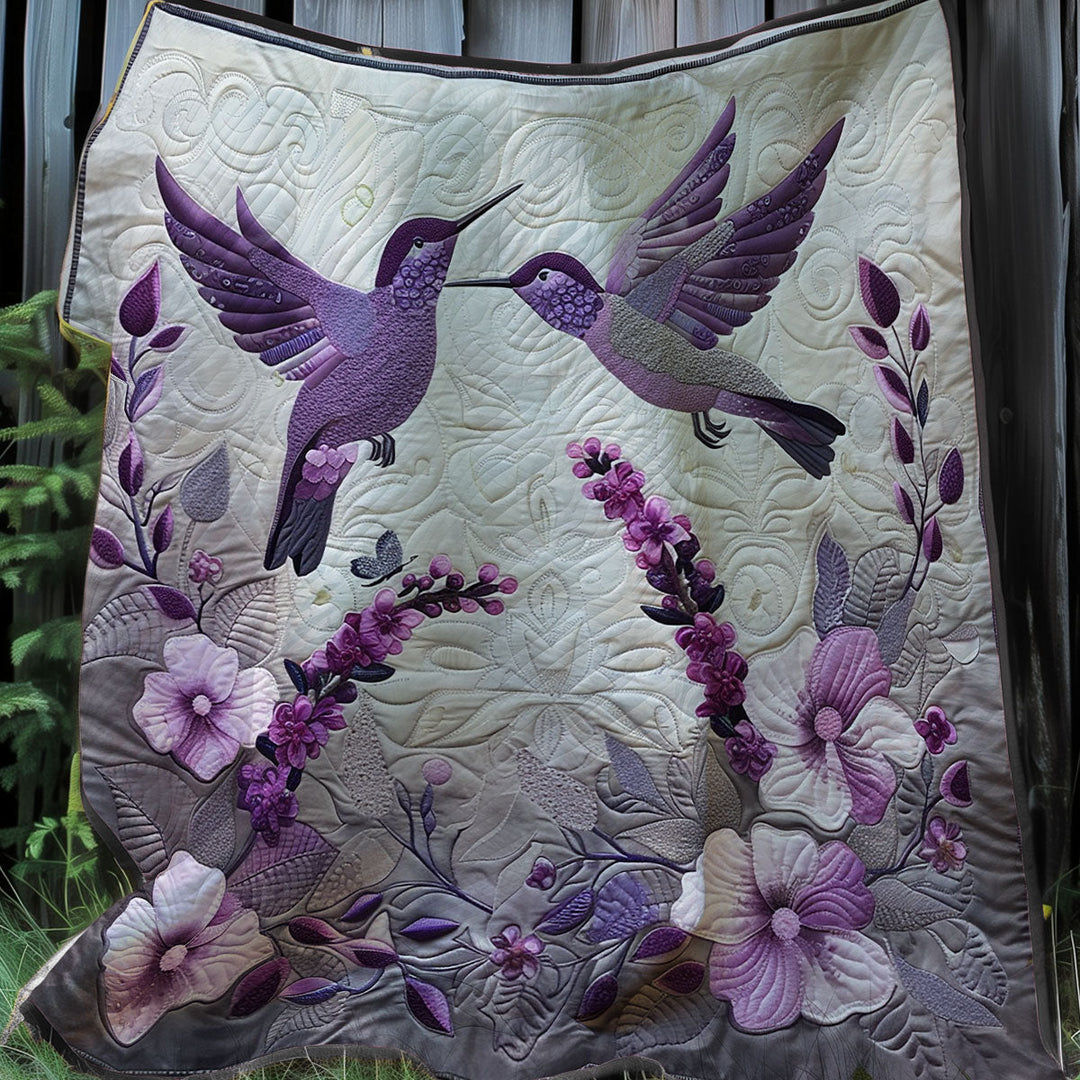 Steppdecke mit lila Kolibris und Lavendel