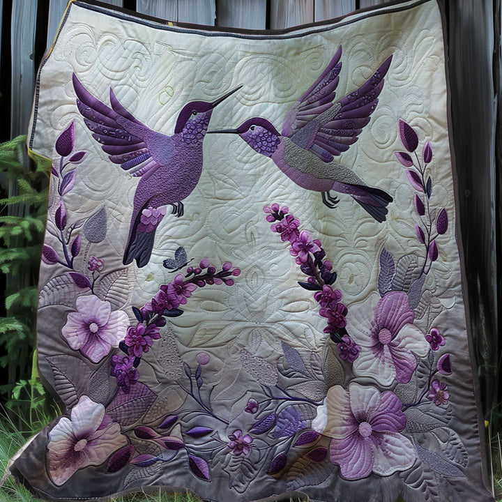 Steppdecke mit lila Kolibris und Lavendel