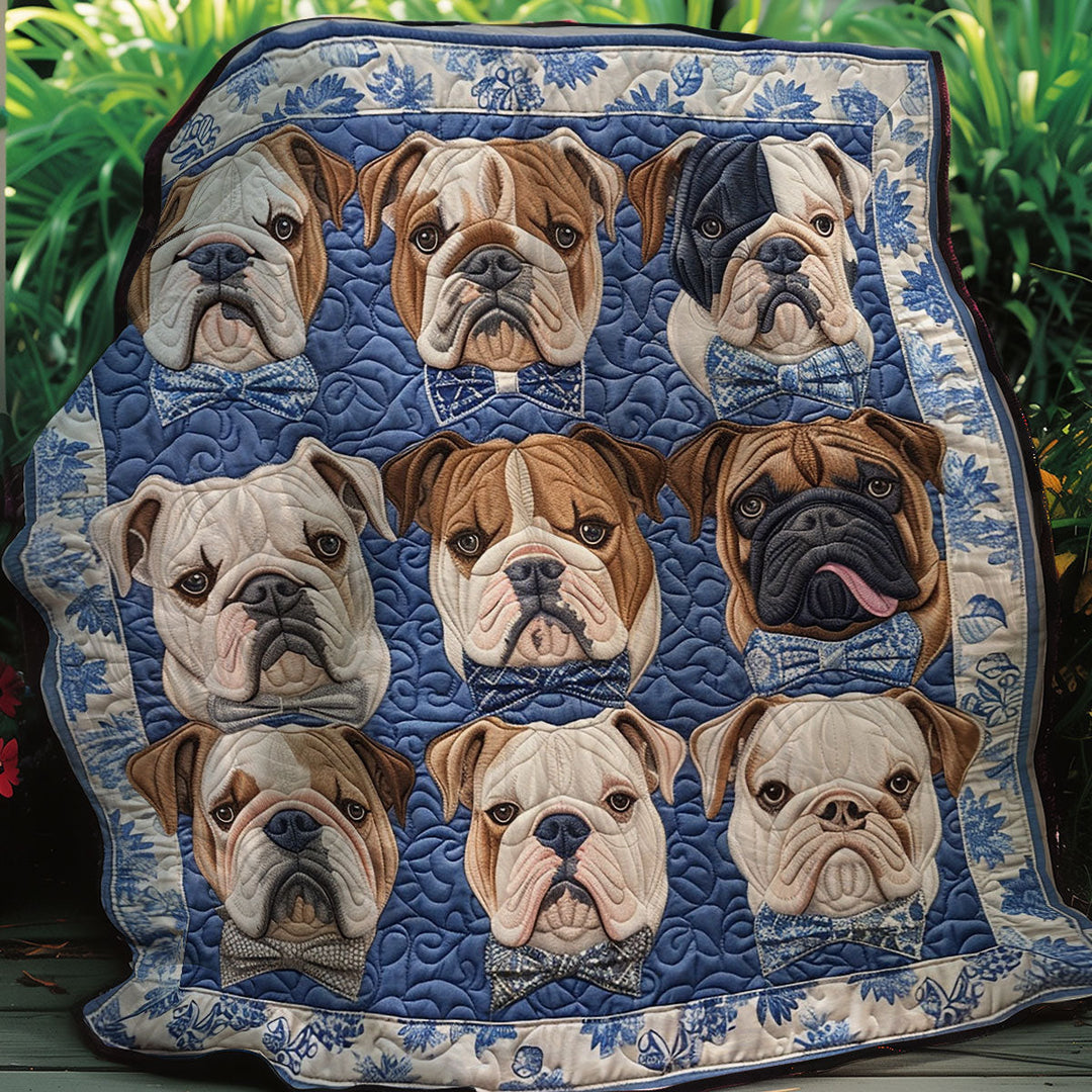 Steppdecke mit Englischen Bulldoggen