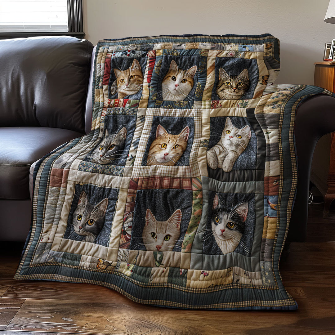 Patchwork-Steppdecke mit Katzengesichtern