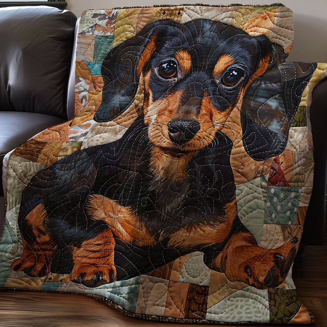 Patchwork-Steppdecke mit Dackelwelpe