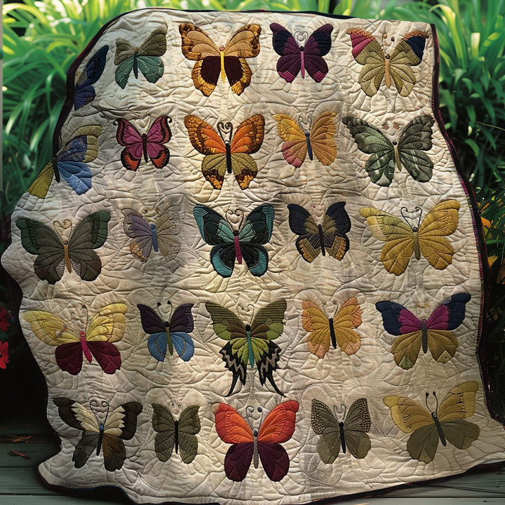 Steppdecke mit Schmetterlingssammlung