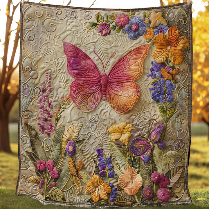 Steppdecke mit Schmetterling und Wiesenblumen