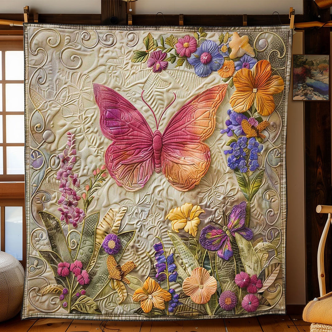 Steppdecke mit Schmetterling und Wiesenblumen
