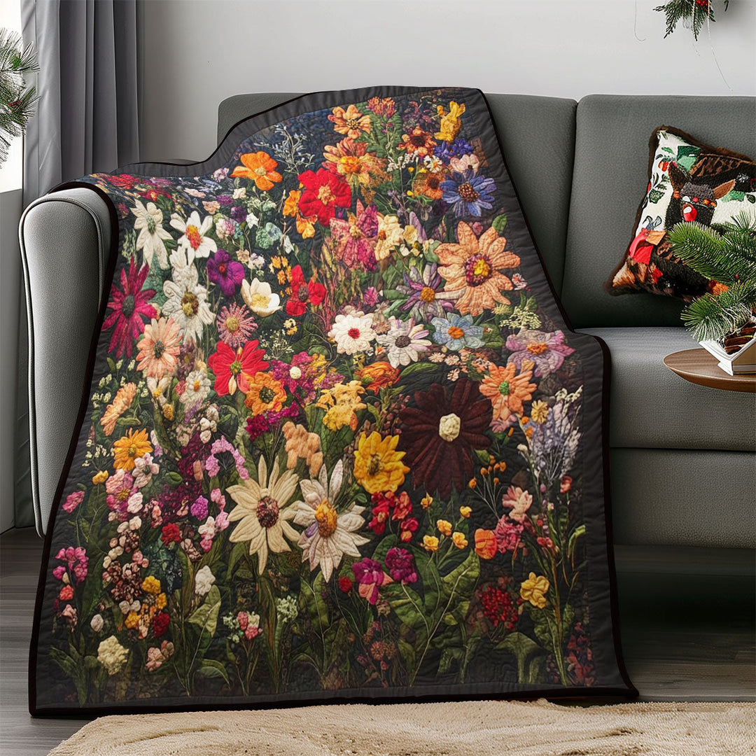 Steppdecke mit üppigem Blumenmeer