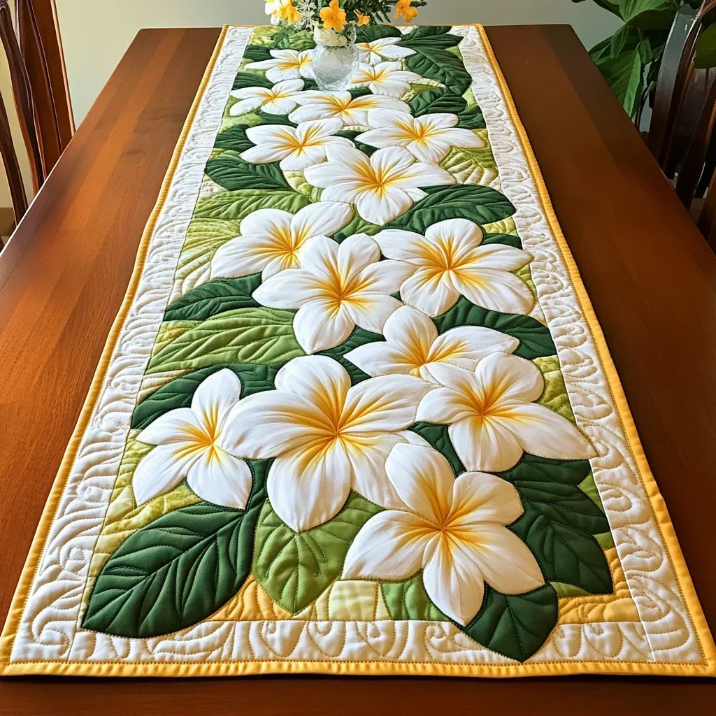 Gestepptes Tischläufer - Frangipani-Blumen