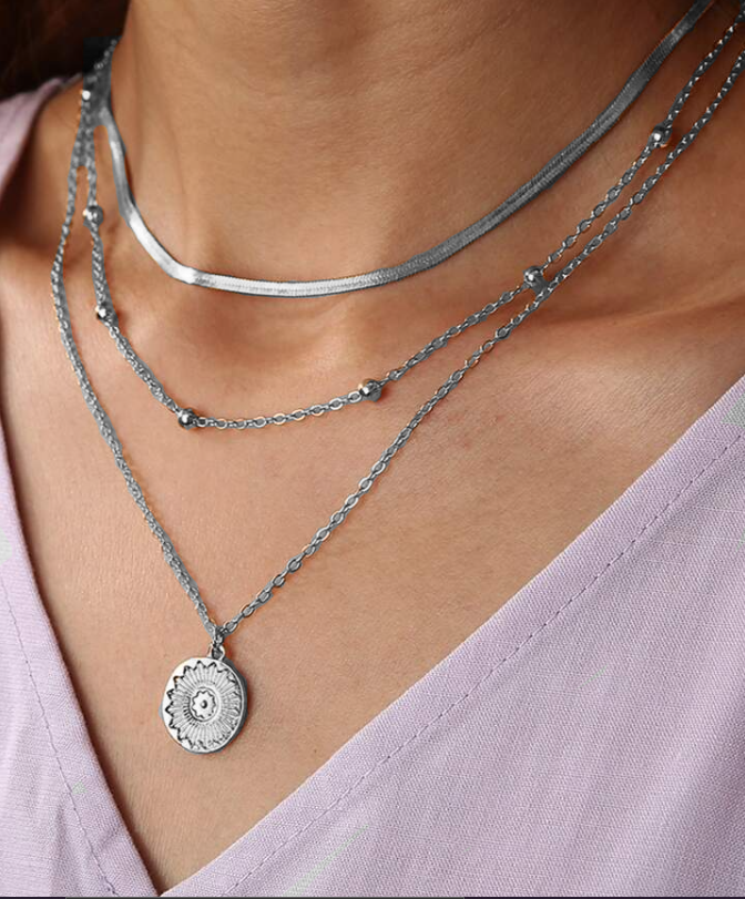 Dreifaches silbernes Halsband