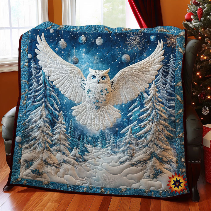 Weihnachts-Steppdecke mit Schneeeule im Winterwald