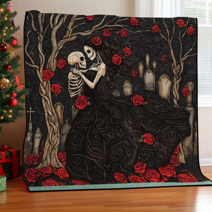 Gothic-Steppdecke mit Skelett und Rosen