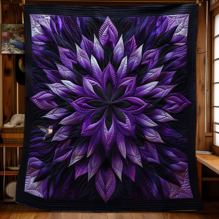 Steppdecke mit lila Blütenmandala