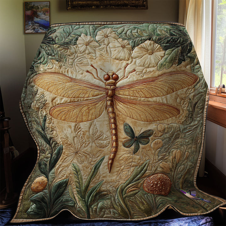 Steppdecke mit goldener Libelle