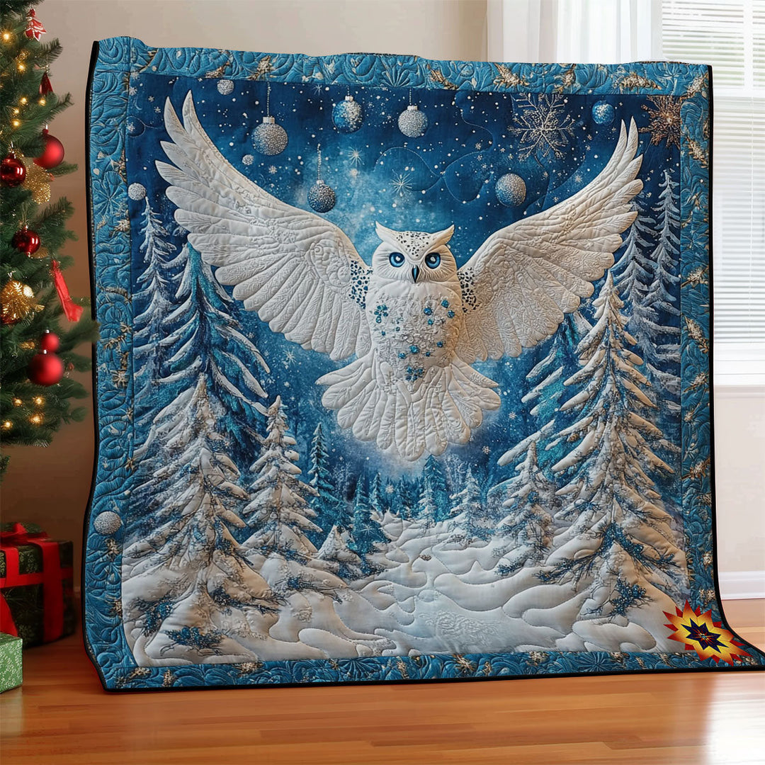 Weihnachts-Steppdecke mit Schneeeule im Winterwald