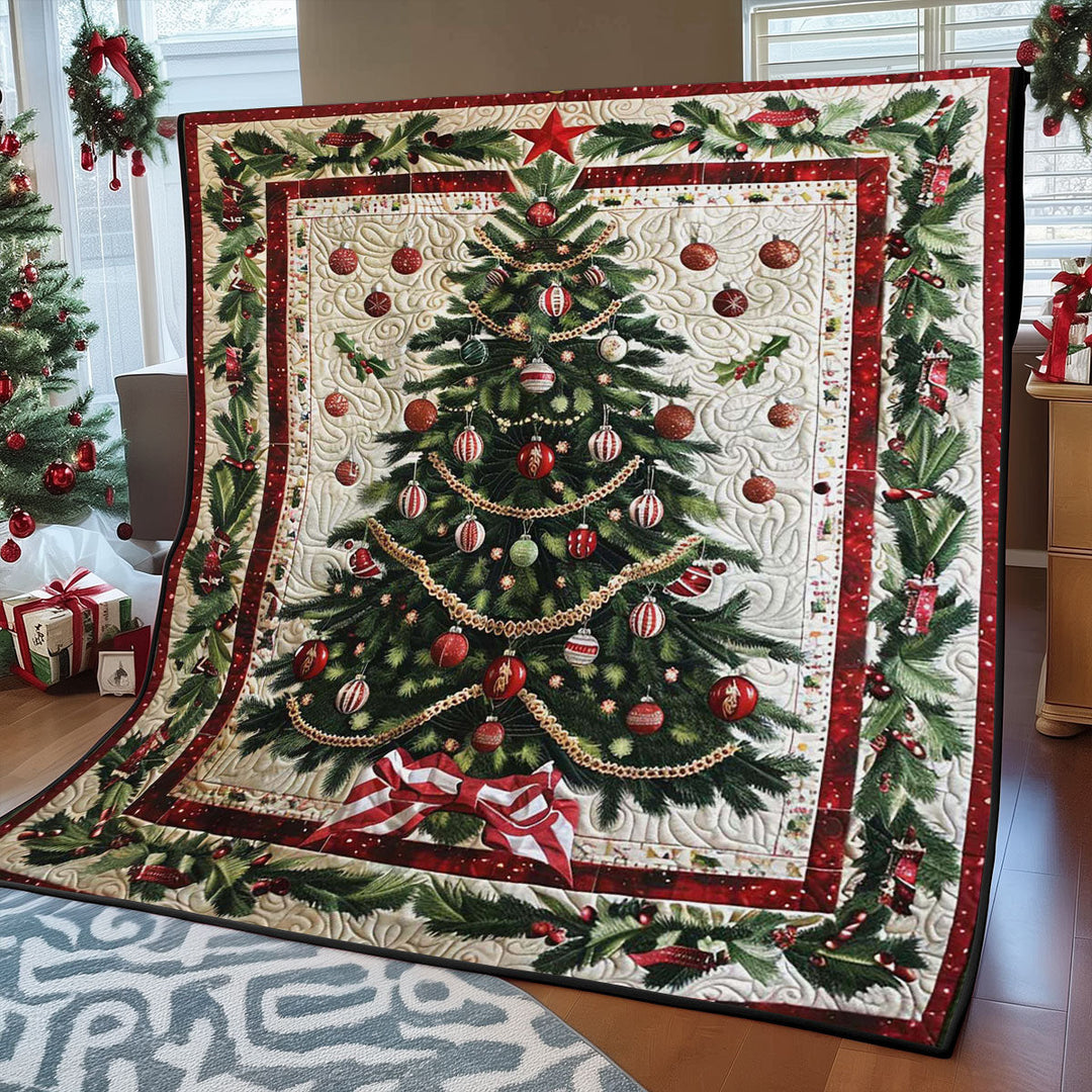 Weihnachts-Steppdecke mit geschmücktem Christbaum