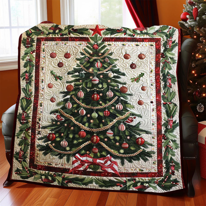 Weihnachts-Steppdecke mit geschmücktem Christbaum