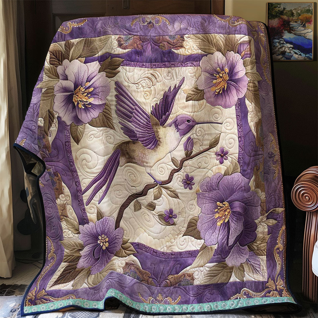 Steppdecke mit Kolibri in lila Rahmen