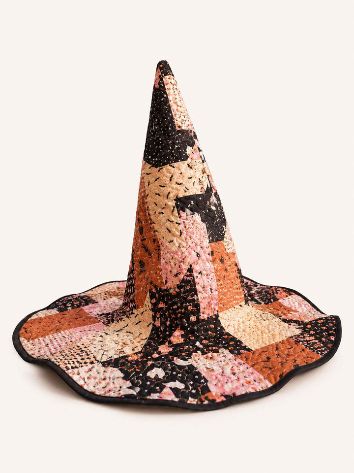 Handgefertigter gesteppter Hexenhut – Niedliches Halloween-Patchwork