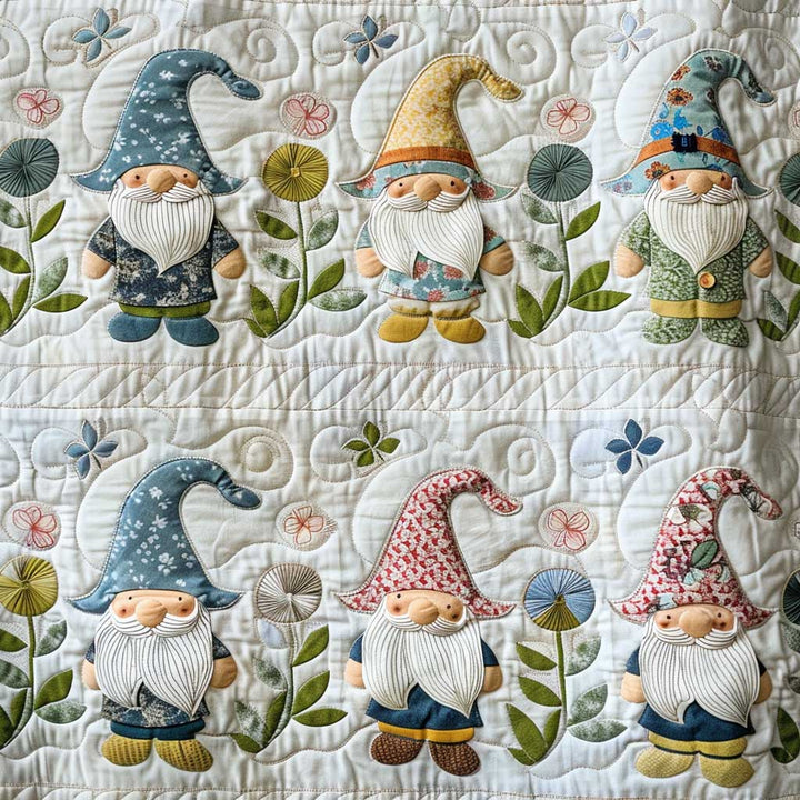 Steppdecke mit Gartenwichteln