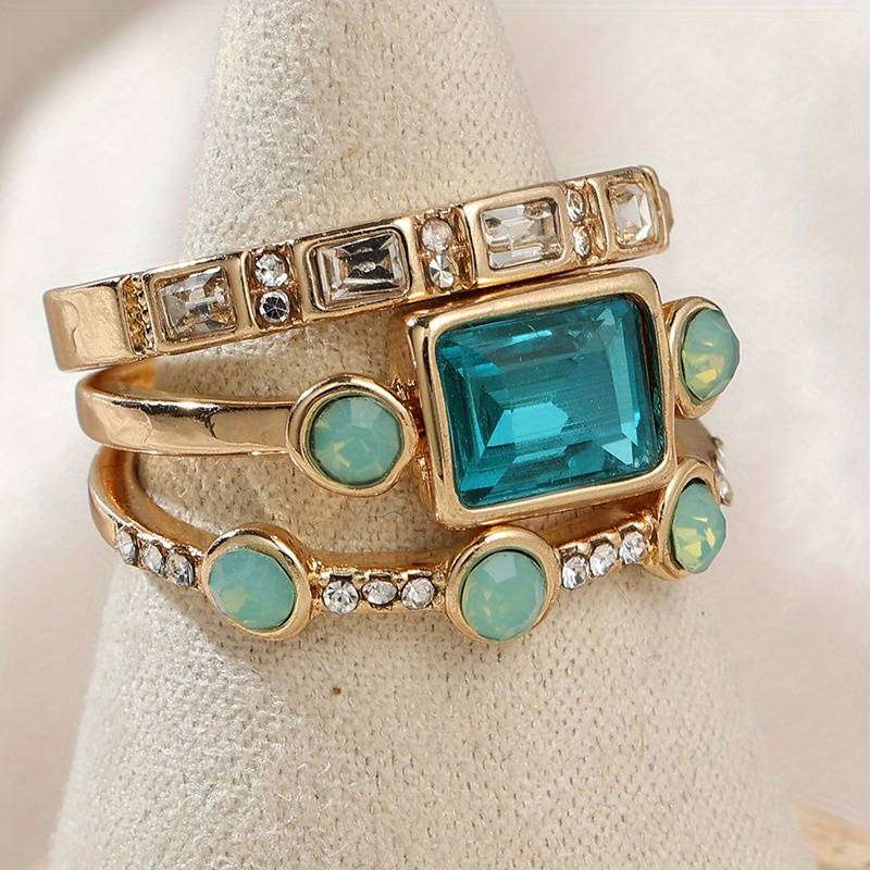 Silberring mit blauem Kristall