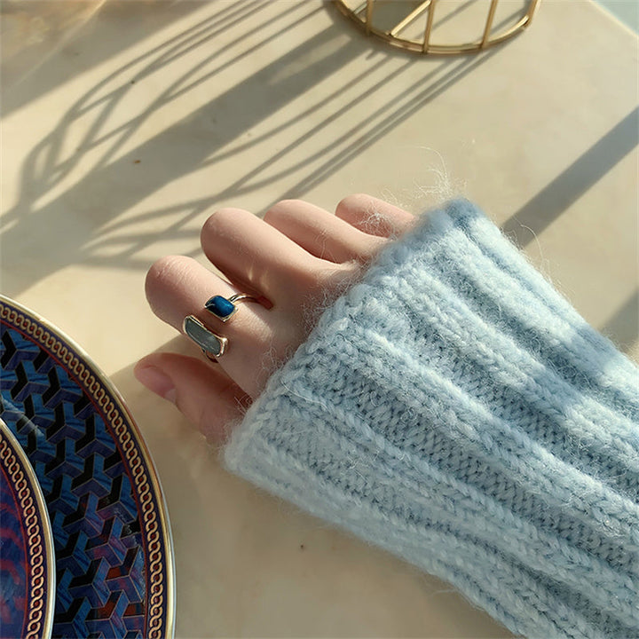 Goldring mit blauem Opal