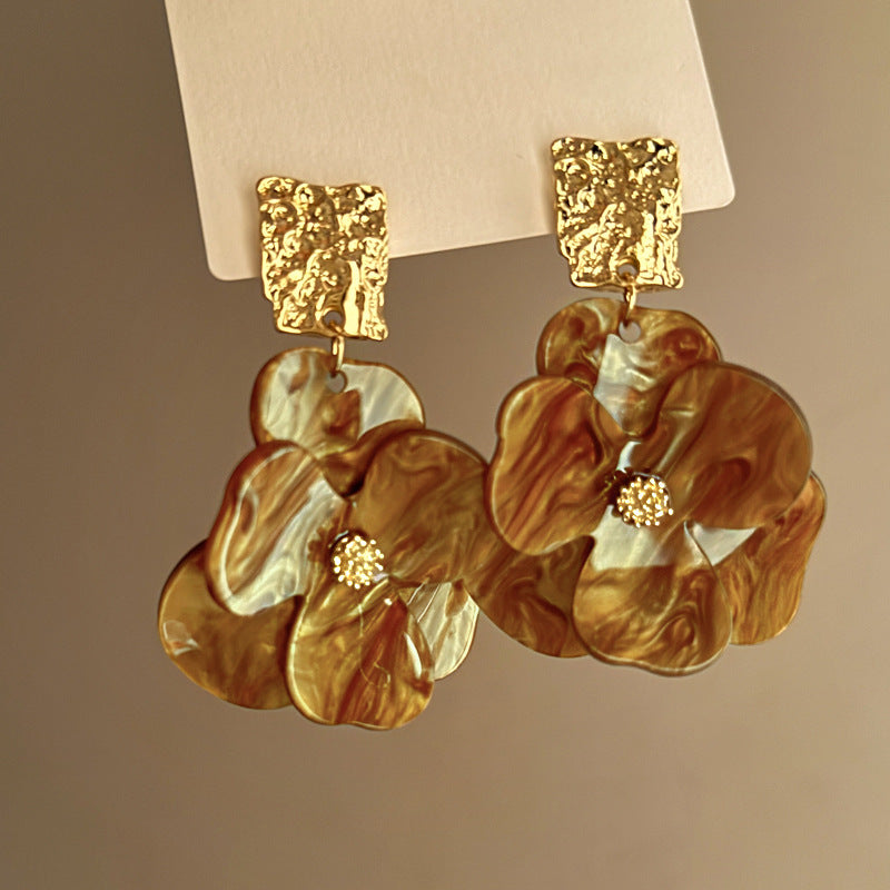 Boho-Ohrringe mit Blumenmotiv